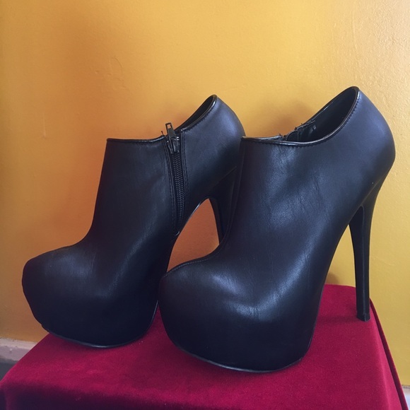 Forever 21 Shoes - Sexy XXI Stilettos